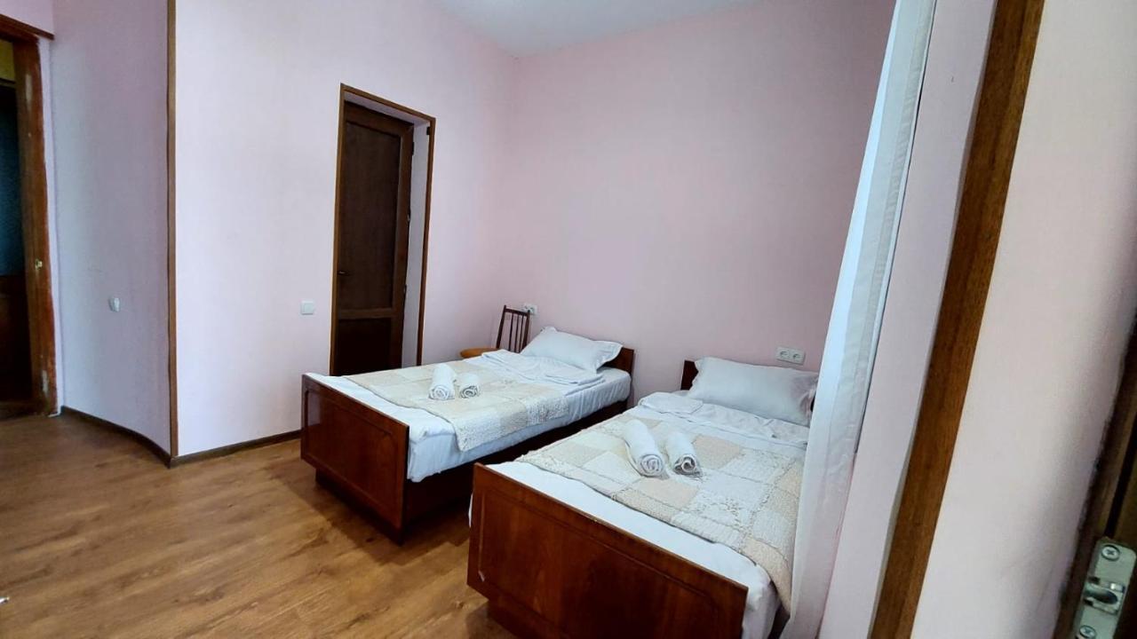 Guesthouse "Door" In Sighnaghi Exterior photo